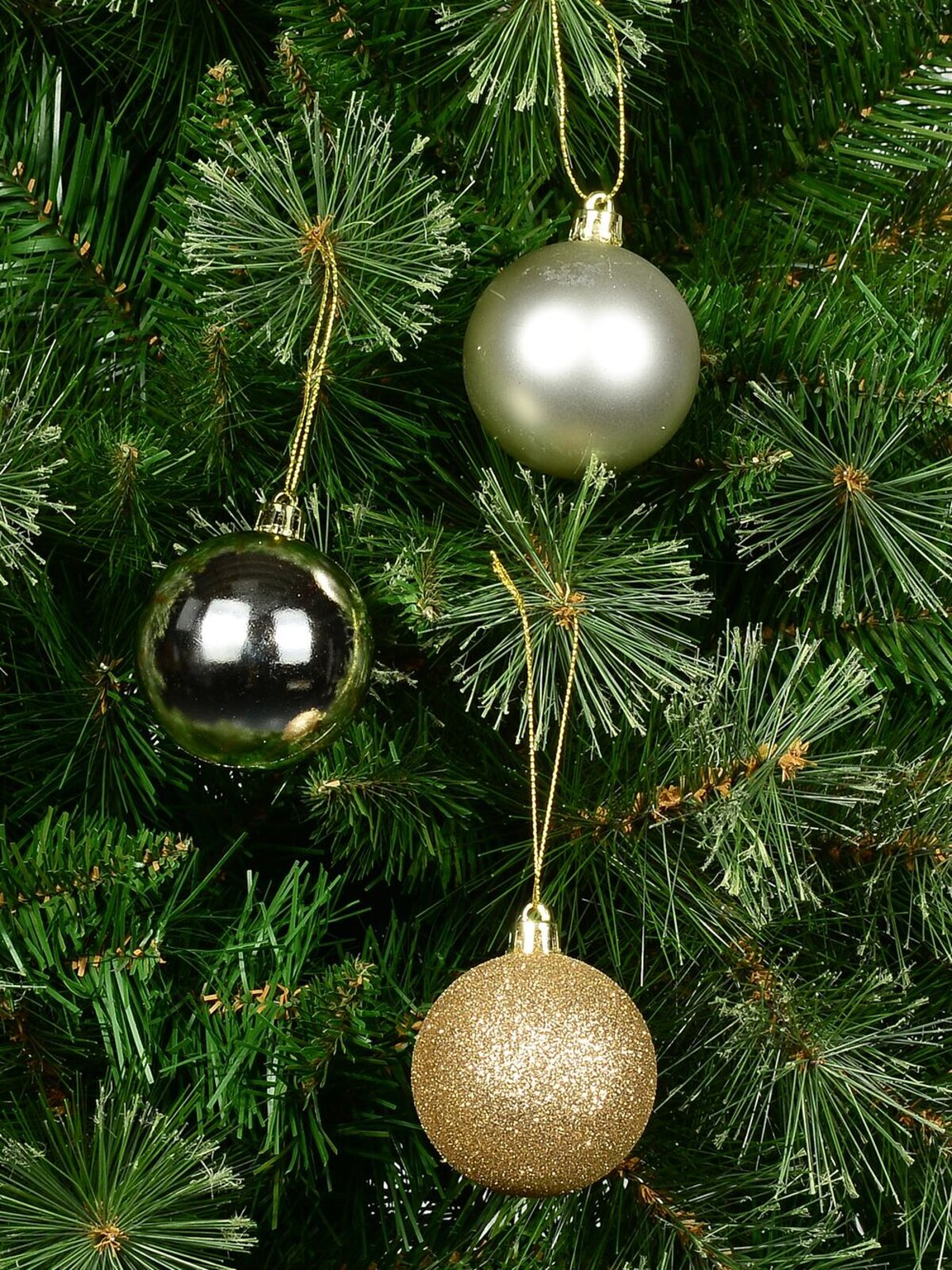 12x Timeless Champagne Essential Mixed Finish Baubles | 60mm — image 2
