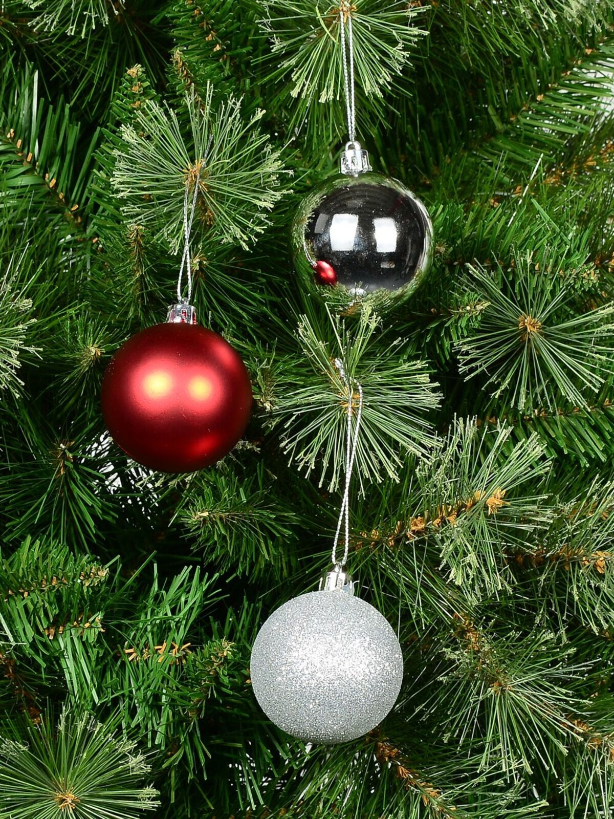 12x Timeless Red & Silver Essential Mixed Finish Baubles | 60mm — image 2