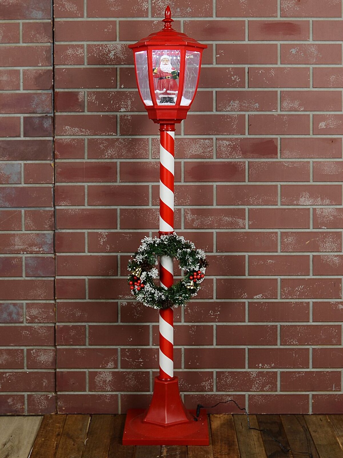 Animated Santa Snow Globe & Wreath Indoor Musical Lamp Post | 1.5m — image 5