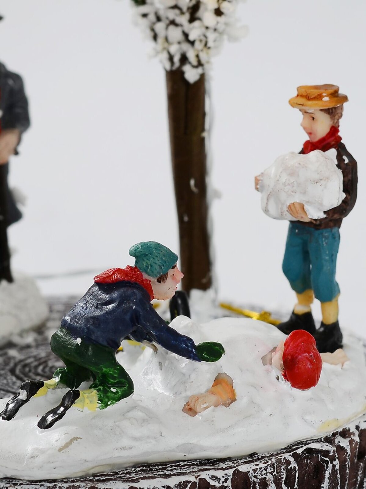 18cm Family Fun In Snow With LEDs In Tree Battery Christmas Village Scene — image 5