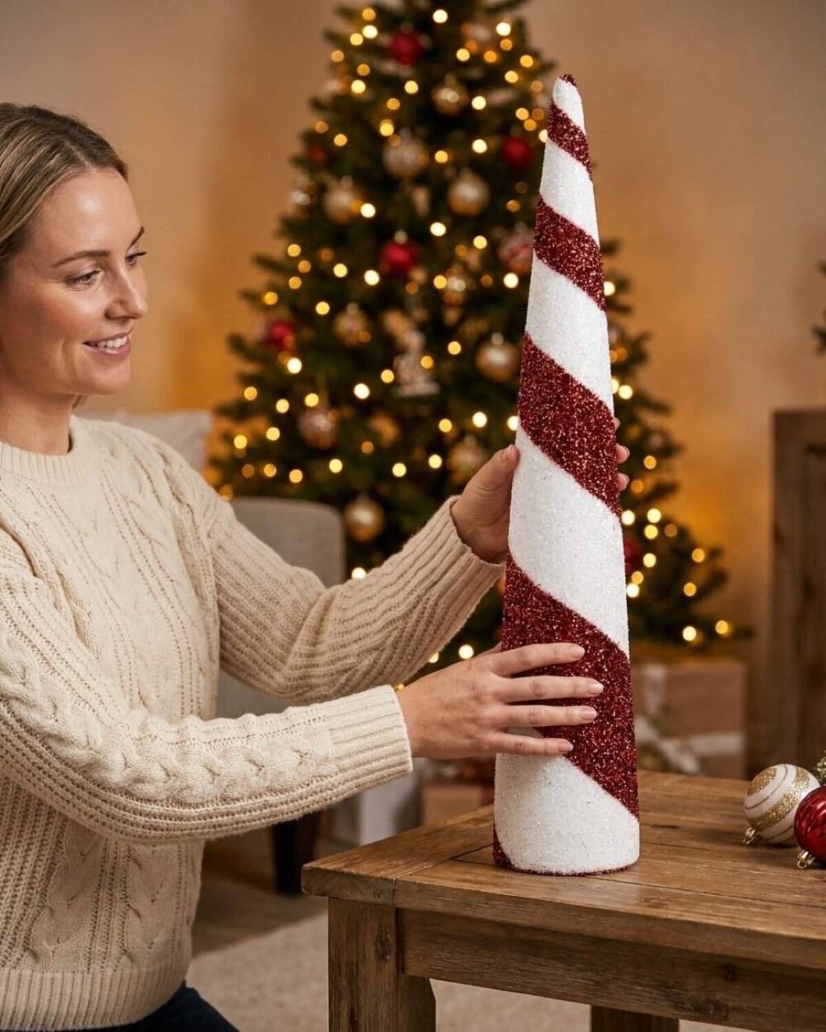 Red & White Swirl Christmas Large Conical Tree Tinsel Plaque Ornament | 92cm — image 3