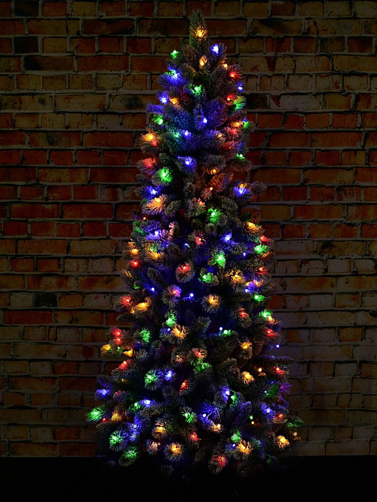 1.8m Ponoka Flocked Dual Colour LED Christmas Tree | 550 Tips & 250 Lights — image 10