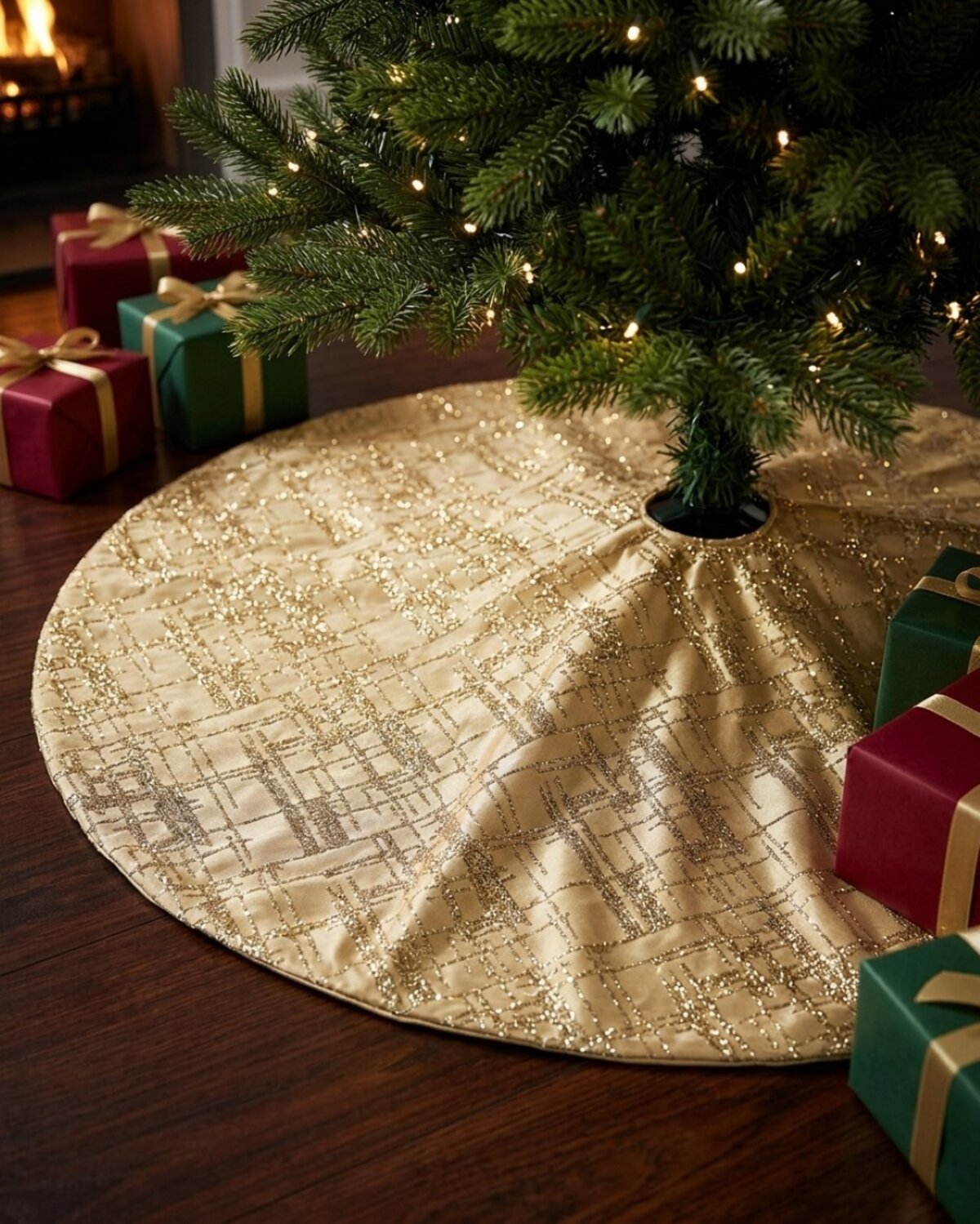 1m Sheer Organza & Gold Satin Geometric Christmas Tree Skirt — image 2