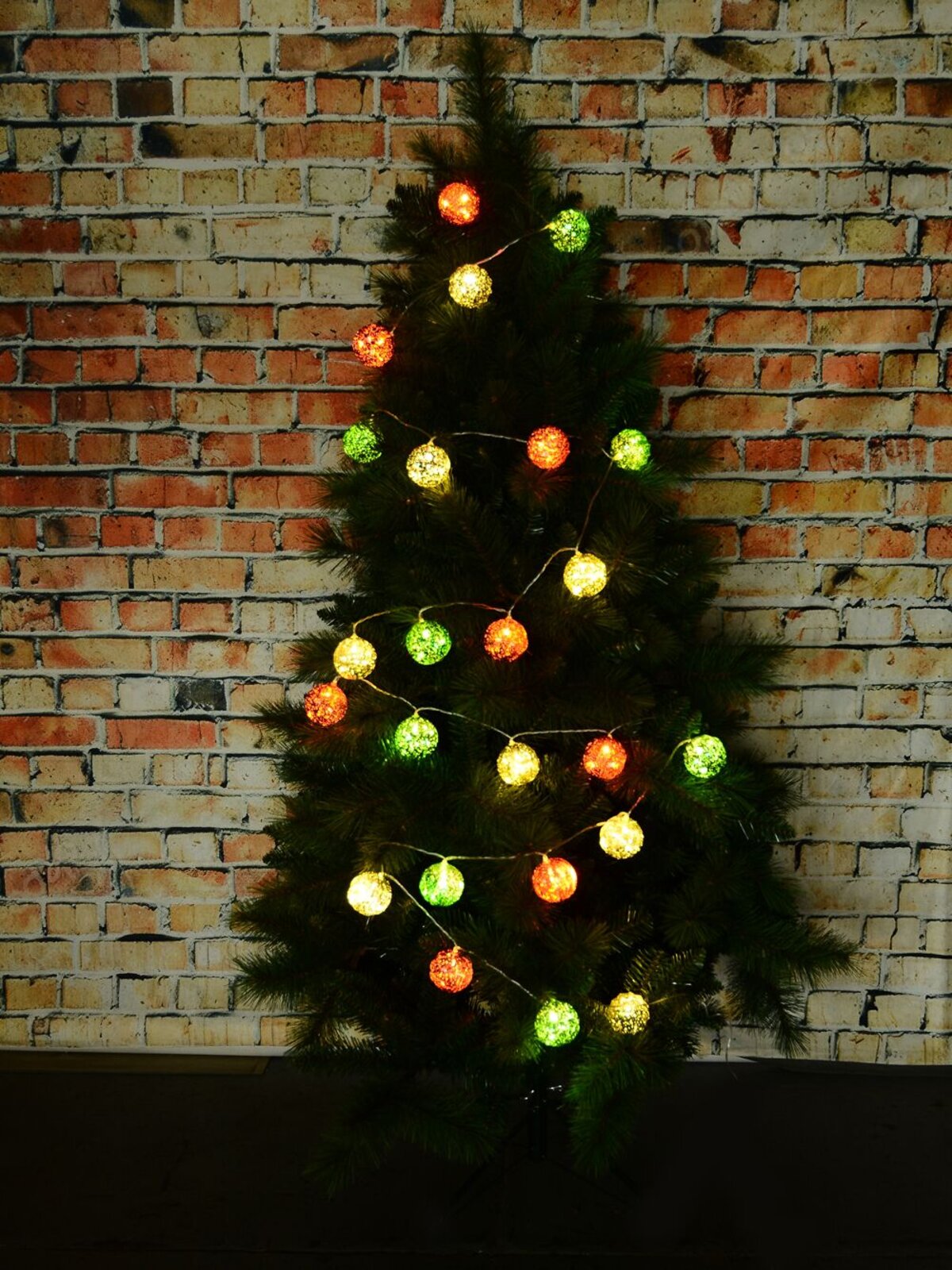 24 Warm White LED With Red Green & Gold Whirlpool Baubles | 3.4m — image 5