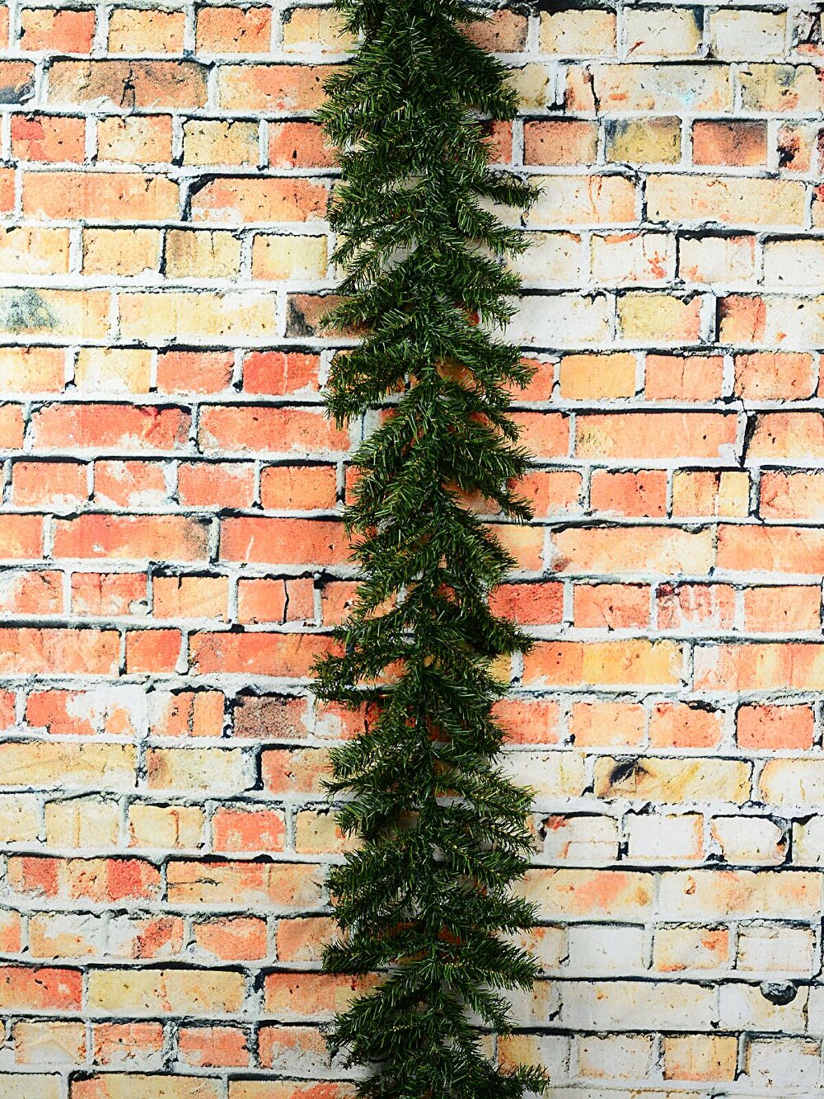 2.7m Canadian Pine Christmas Garland | 240 Tips — image 5