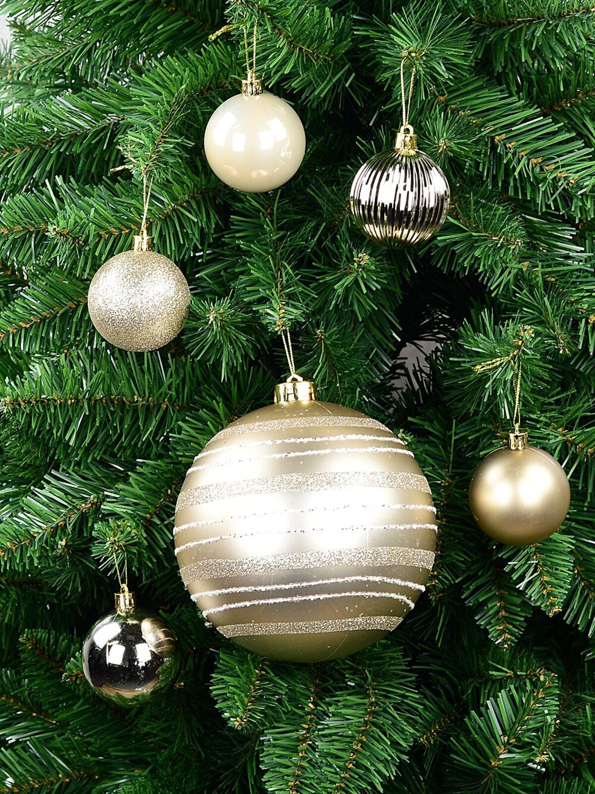 32x Lustrous Platinum Mixed Essential & Grand Baubles | 60mm & 15cm — image 2