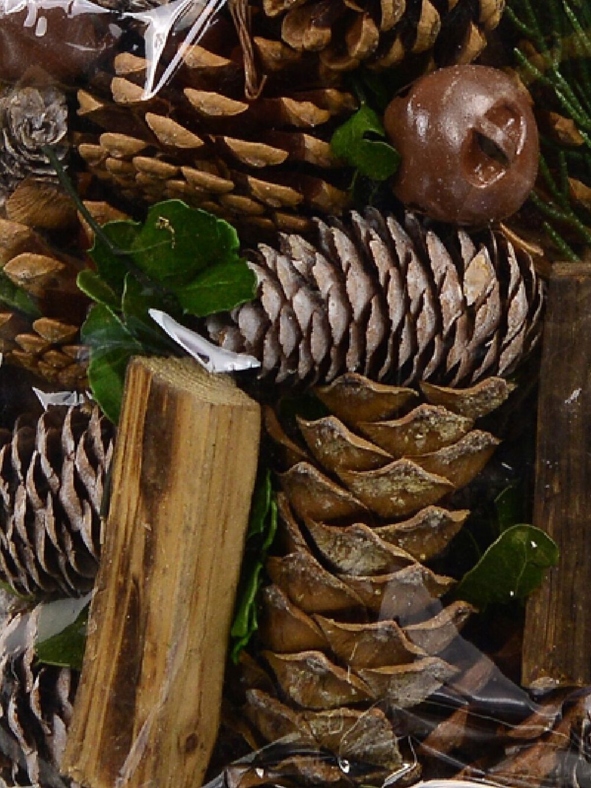 400g Natural Pinecones, Wood Chunks, Stars, Bells & Berries Decoration Mix — image 2