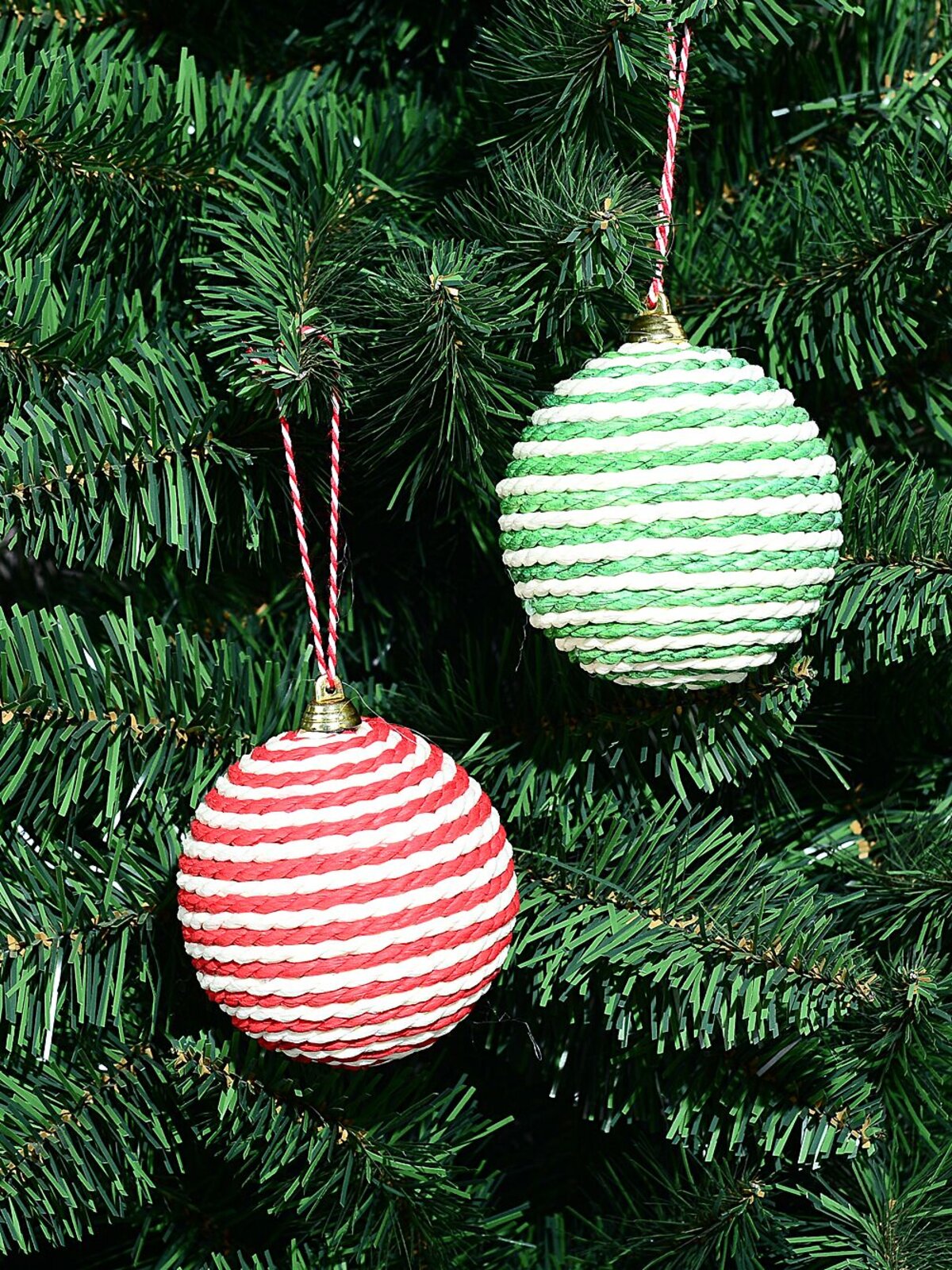 4x Authentic Natural, Red & Green Statement Paper Rope Baubles | 80mm — image 2