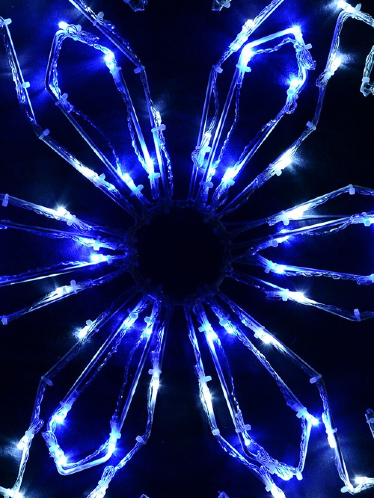 Blue & Cool White LED Snowflake String Light Silhouette - 58cm — image 4