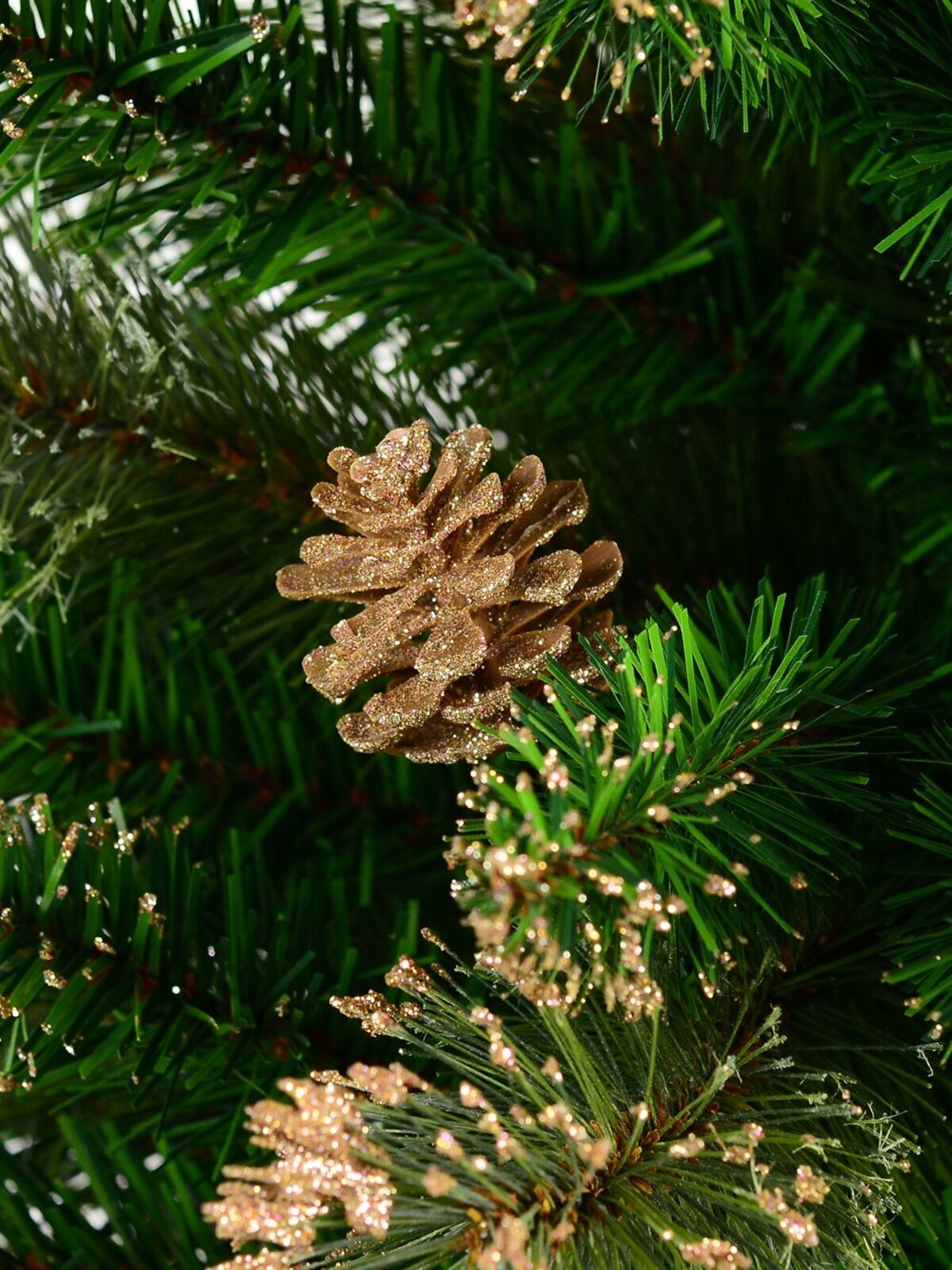 Dusk Glitter Christmas Tree With 40 Pine Cones & 616 Tips - 1.8m — image 4