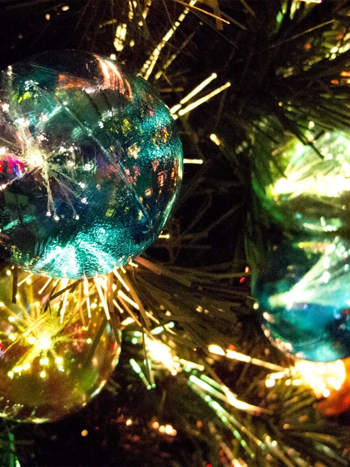 Fibre Optic Tree With Bauble Decorations - 1.8m — image 5