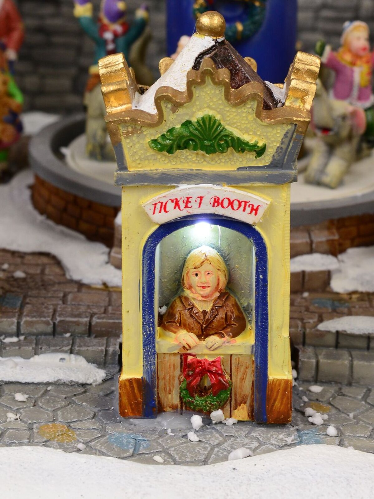 Grand Winter Fun Park Christmas Village Scene With Christmas Fair Rides - 47cm — image 5