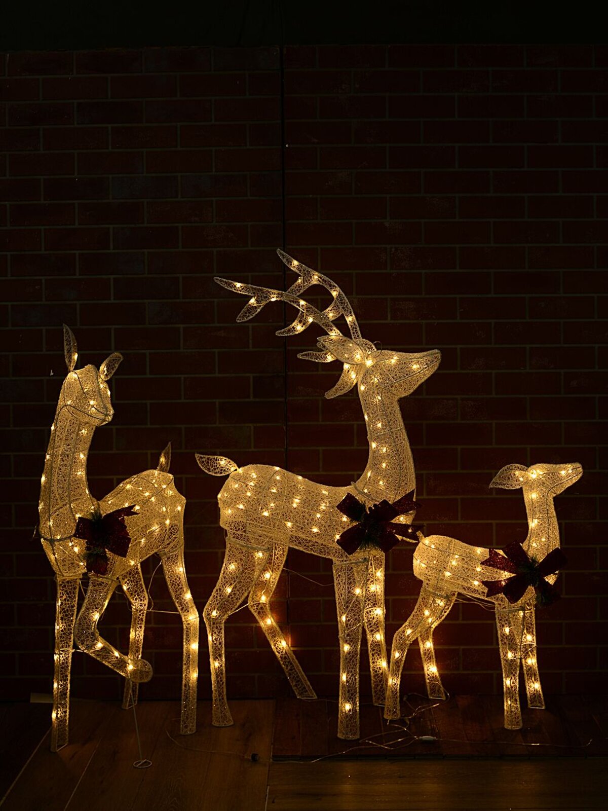 Outdoor 3D Warm White Dynamic Mesh Reindeer Family LED Display Set | 1.6m — image 2