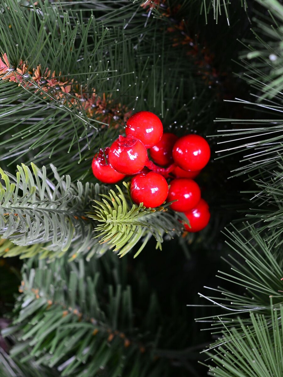 Red Berry Pine Traditional Christmas Tree with Pine Cones & 849 Tips - 1.8m — image 3