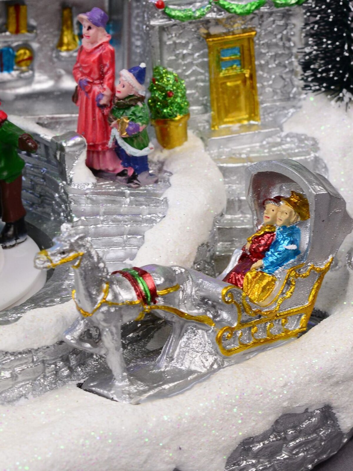 Santa's Workshop At Cedar Valley Snowy Winter Christmas Village Scene - 32cm — image 8