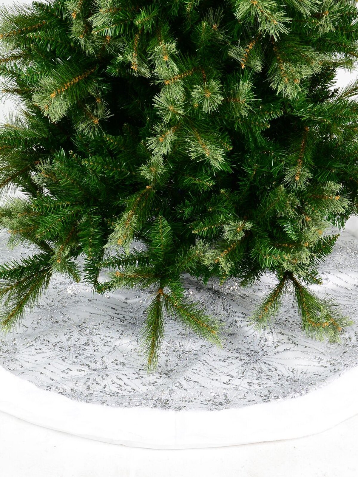 White With Silver Sequin Starburst Pattern & Fur Trim Tree Skirt - 1.2m