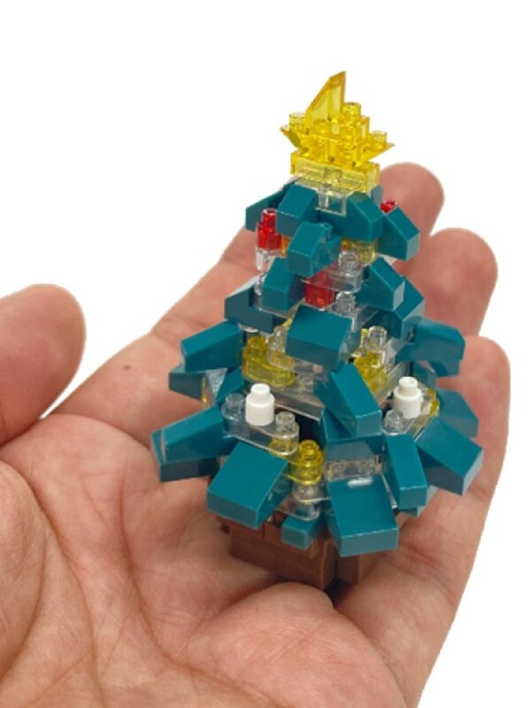 140 Piece Nanoblocks Decorated Christmas Tree & Star NBC_381 — image 2