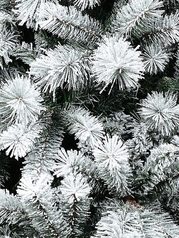 1.8m Yukon Winter Heavily Flocked Tree | 599 Tips & Hinged Branches — image 5