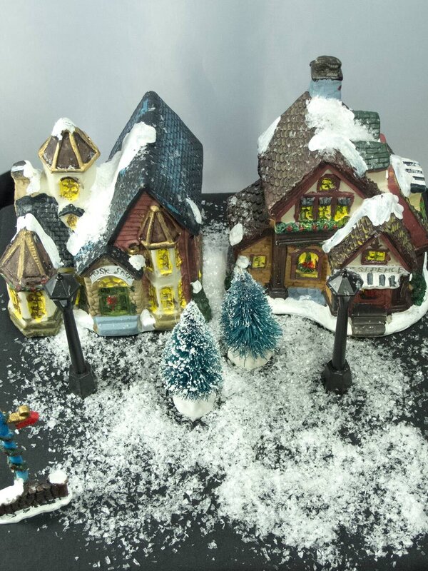 Iridescent Sprinkle Snowflakes | 200g Winter Wonderland Shimmering Snow — image 2