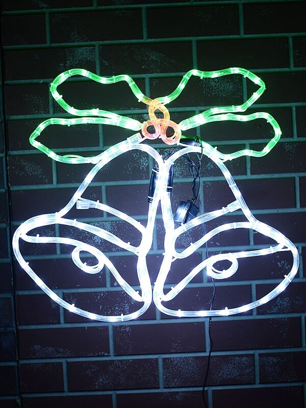 55cm Dynamic Christmas Bells & Holly Outdoor LED Rope Light Display — image 5