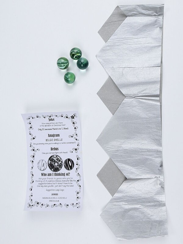 8x Silver & White With Stars Pattern Christmas Bon Bons (Crackers) | 30cm — image 3
