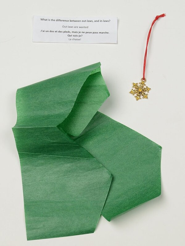Gold & Cream Winter Patterns Christmas Cracker Bon Bons - 12 x 25cm — image 3