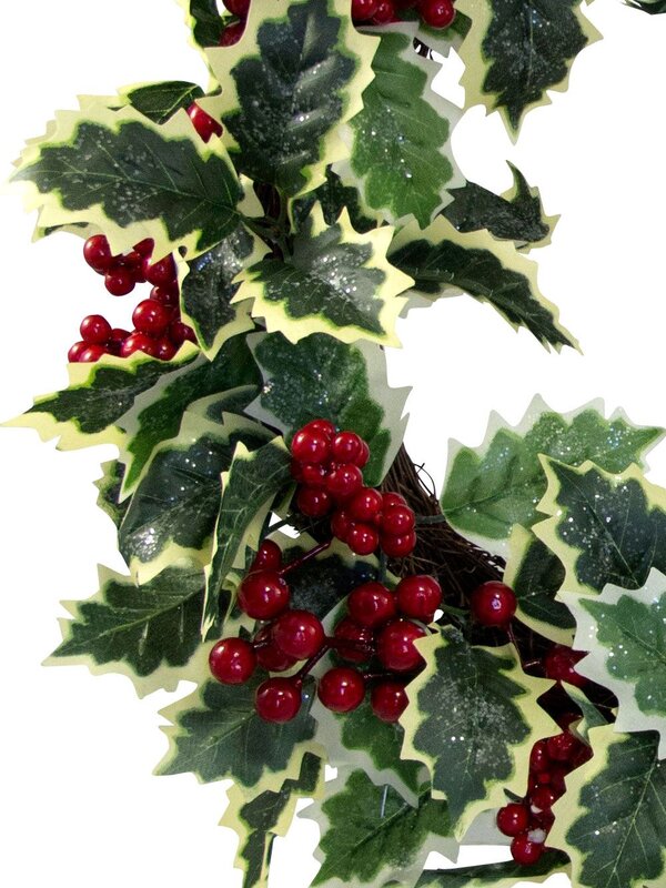 Holly Leaf & Berries Twig Wreath - 45cm