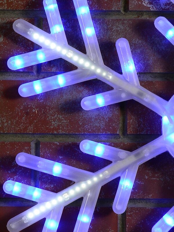 Plastic Tube Snowflake Light in Blue & White - 61cm