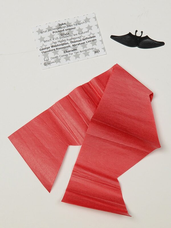 Red With White Strings & Stripes Christmas Cracker Bon Bons - 12 x 31cm — image 3