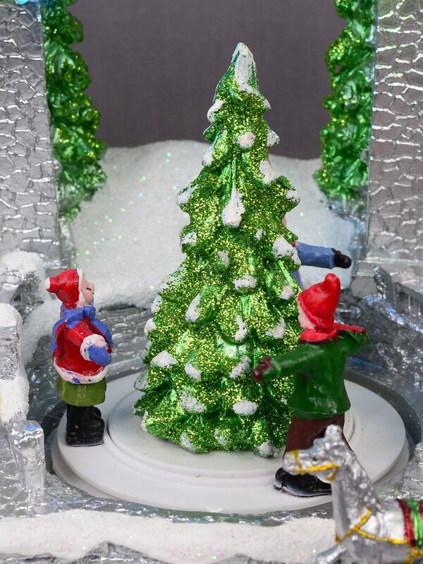 Santa's Workshop At Cedar Valley Snowy Winter Christmas Village Scene - 32cm — image 5