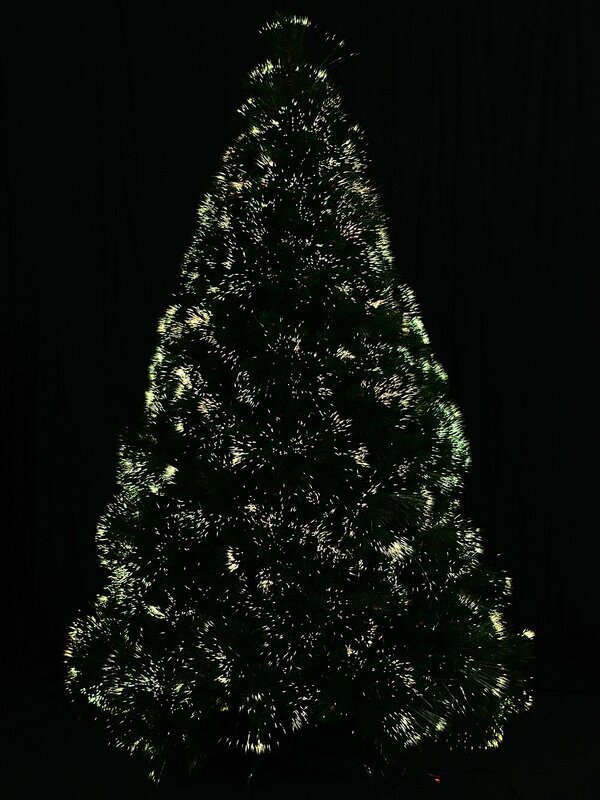 The Majestic Aurora Fibre Optic Christmas Tree With 612 Pine Needle Tips - 1.8m — image 4