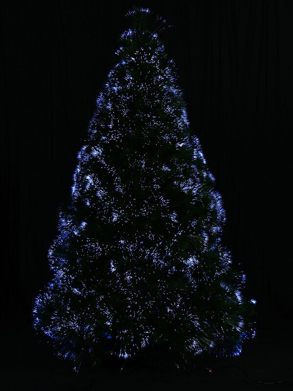 The Majestic Aurora Fibre Optic Christmas Tree With 612 Pine Needle Tips - 1.8m — image 5
