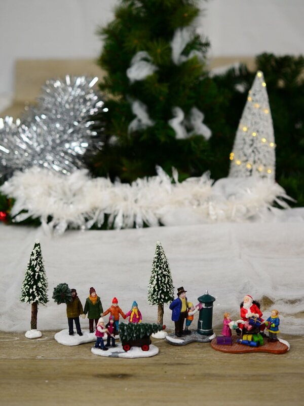 Traditional Getting Ready For A Winter Christmas Figurine Set - 6 Piece Set