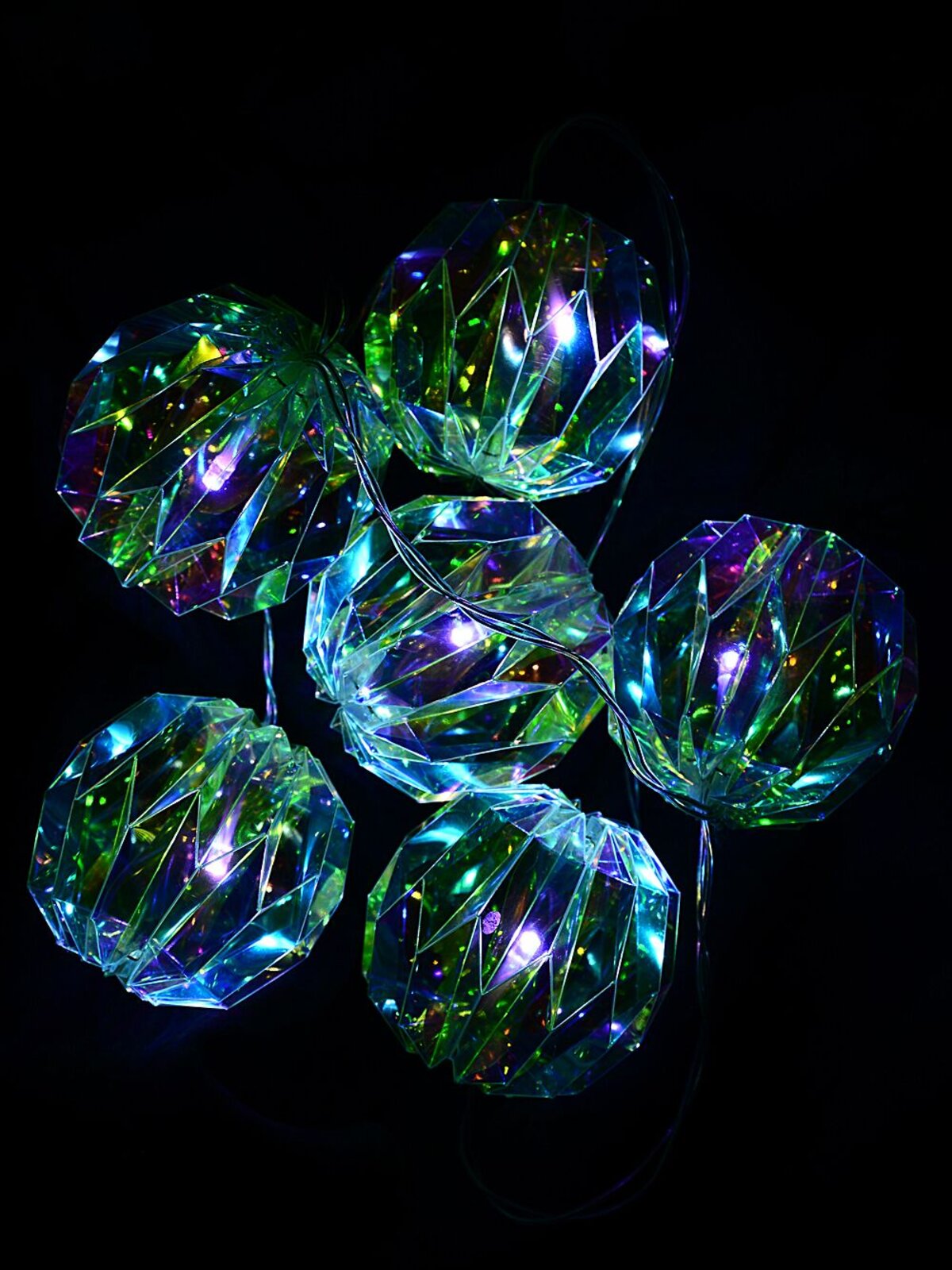 15 Cool White LED With Iridescent Geometric Spheres 2 Function | 2.1m