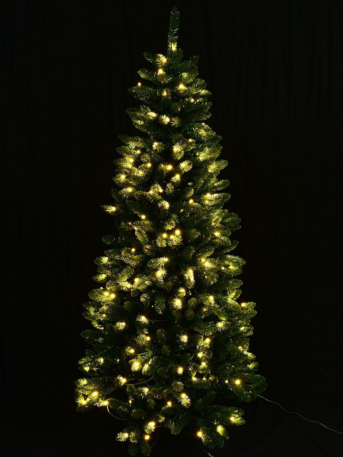 1.8m Pine Gorge Pre-Lit Tree With 602 Tips & 250 Warm White Lights