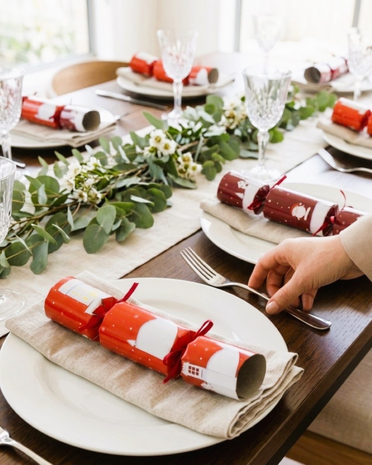 Town Scene Red Christmas Bon Bons Casual Christmas Table