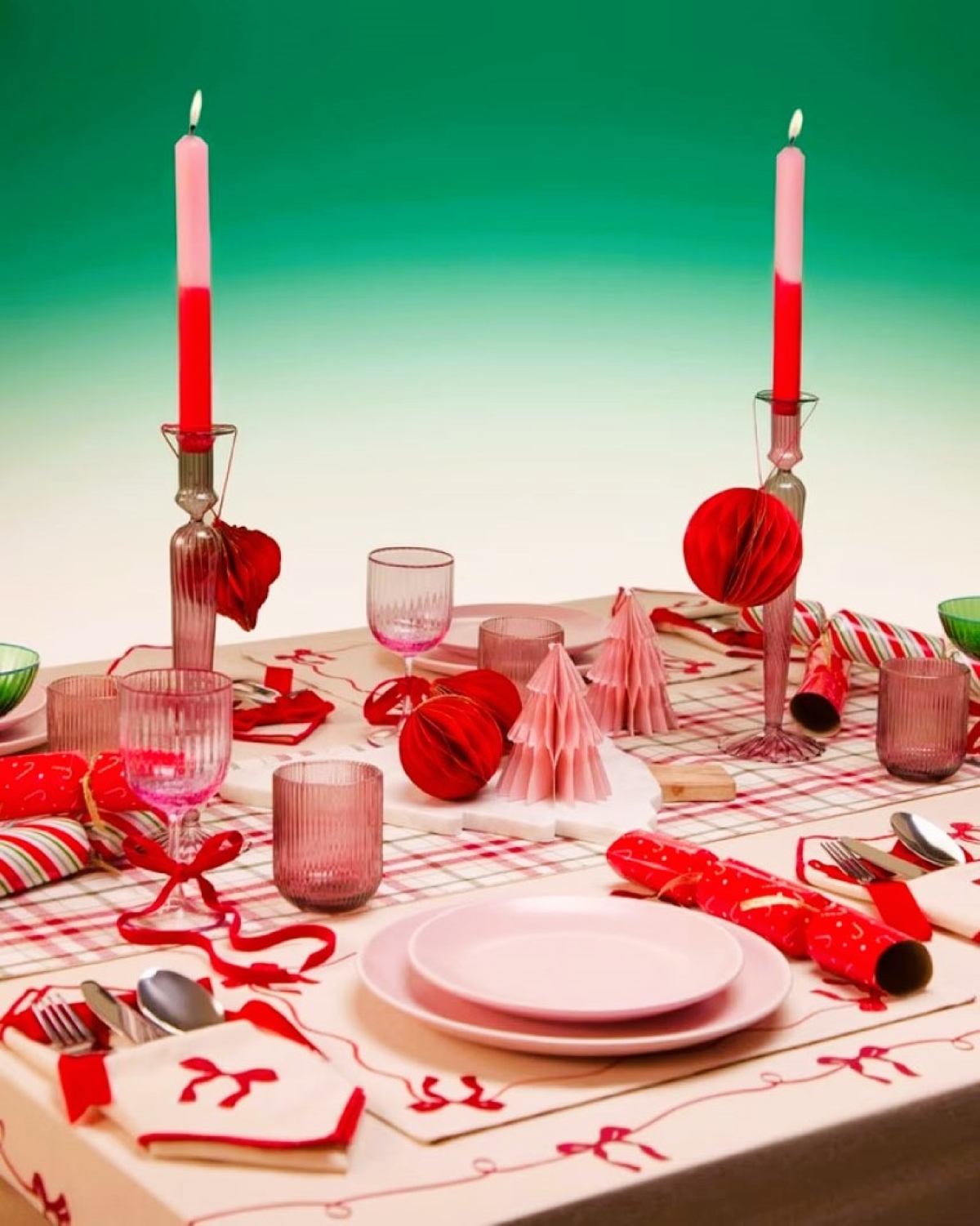 Red Pattern Christmas Bon Bons Red & White Christmas Table